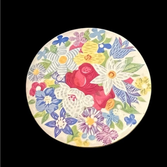 Vintage Painted porcelain Floral Round Brooch - Picture 1 of 7
